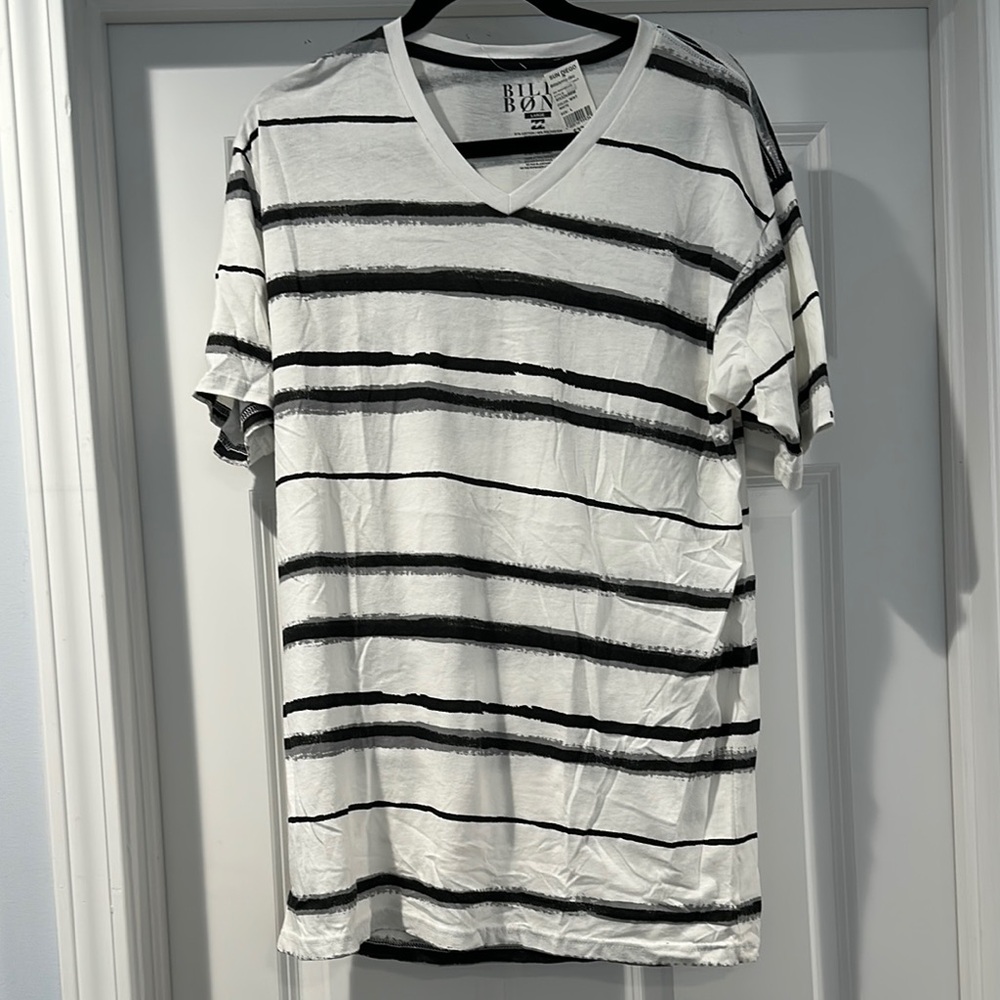 Vintage Billabong V-neck Black and White Striped Short Sleeve Tee Large NWT